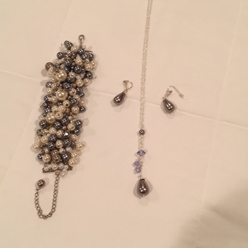 Necklace earrings and bracelet